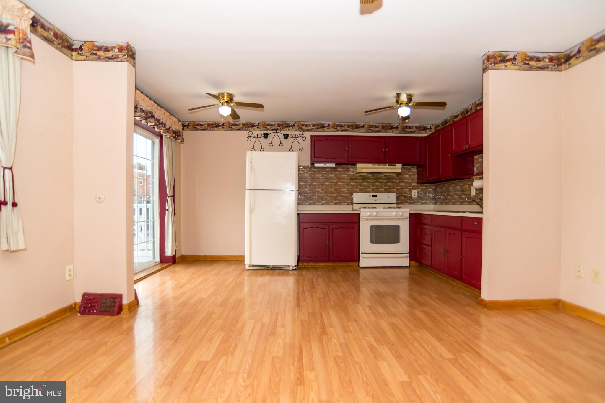 12406 Dunks Ferry Road Philadelphia, PA 19154 - Photo 8 of 28 Kitchen
