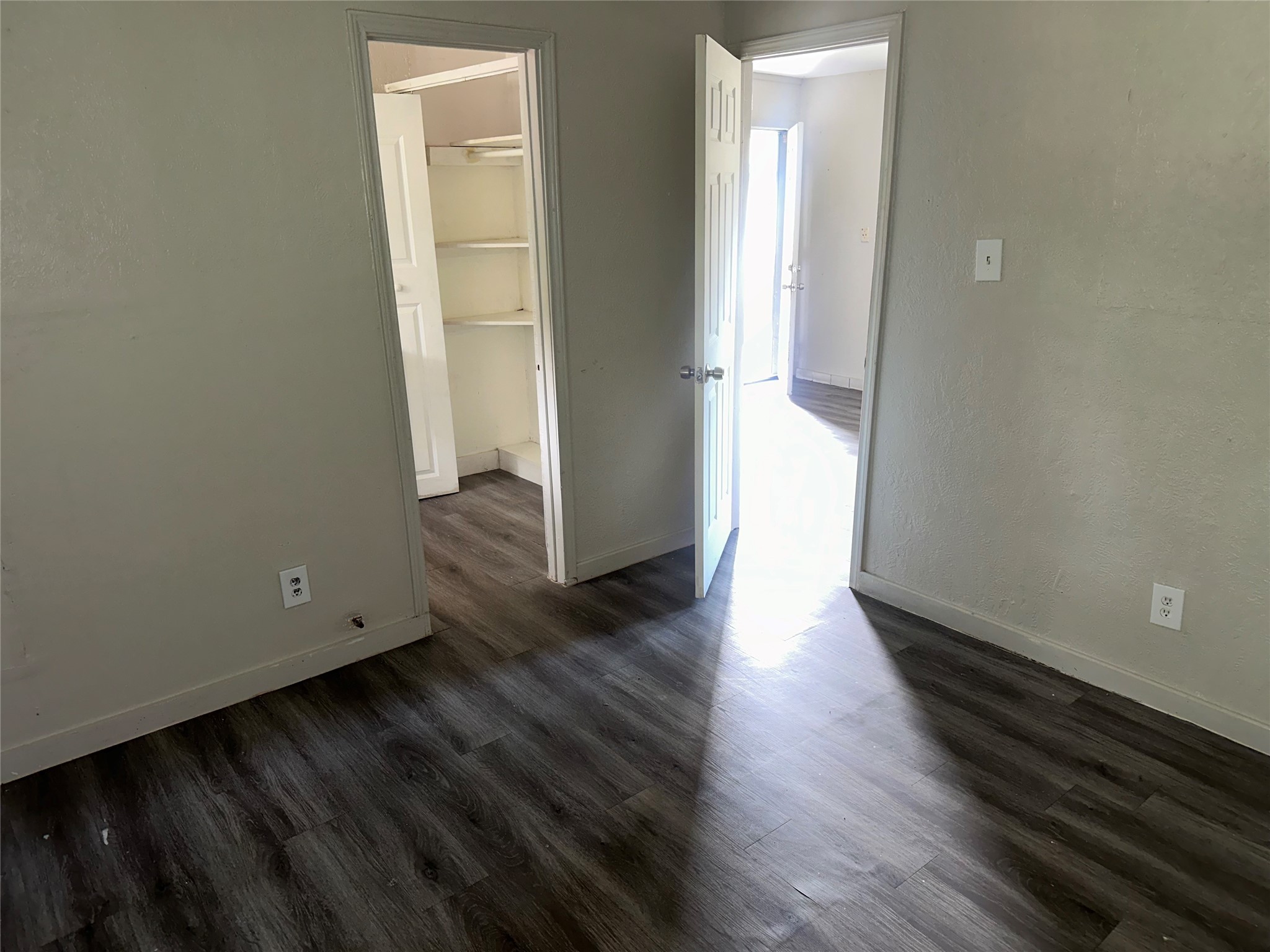 5409 Suez Street, Unit 4 Houston, TX 77020 - Photo 8 of 19 a view of empty room with wooden floor