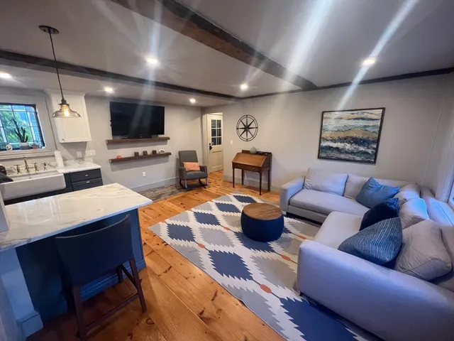 $3,600 | 32 Buffum Street, Unit 1, Salem, MA 01970