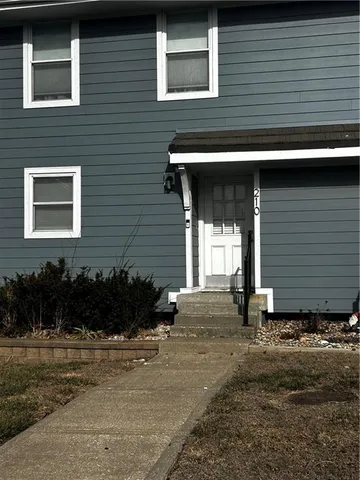 $295,000 | 210 Northeast Bayview Drive, Lee's Summit, MO 64064