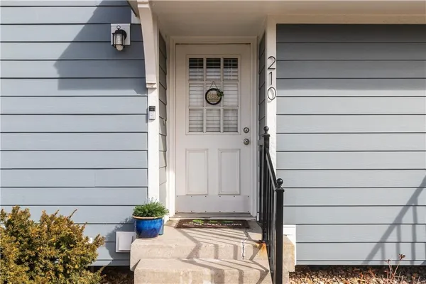 $295,000 | 210 Northeast Bayview Drive, Lee's Summit, MO 64064