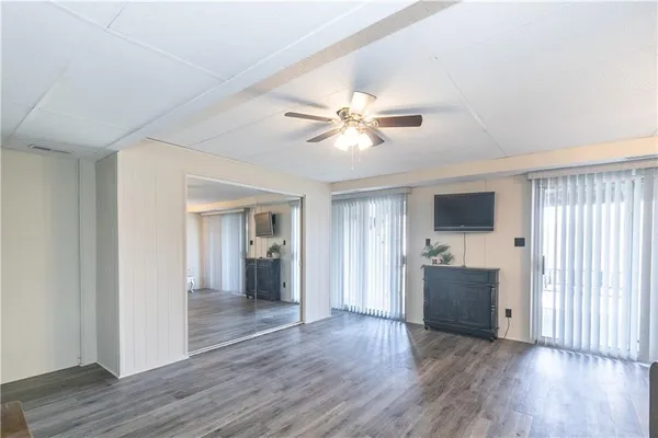 $295,000 | 210 Northeast Bayview Drive, Lee's Summit, MO 64064
