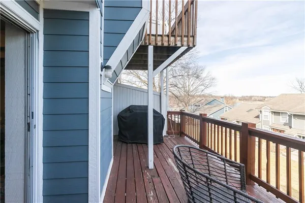 $295,000 | 210 Northeast Bayview Drive, Lee's Summit, MO 64064