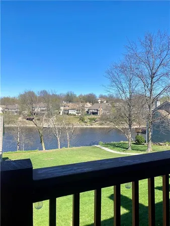 $290,000 | 210 Northeast Bayview Drive, Lee's Summit, MO 64064