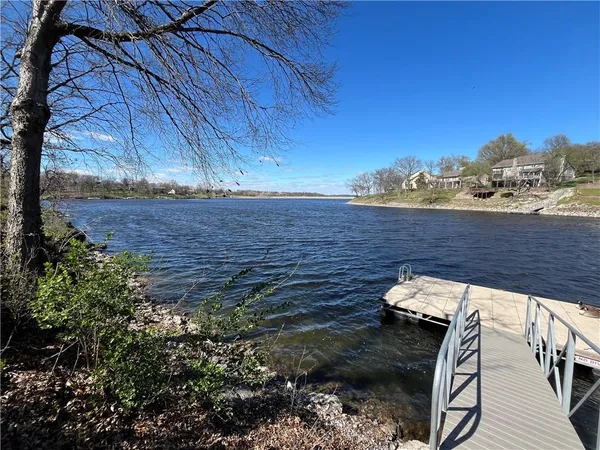 $290,000 | 210 Northeast Bayview Drive, Lee's Summit, MO 64064