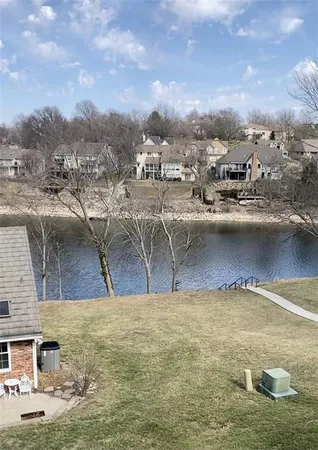 $295,000 | 210 Northeast Bayview Drive, Lee's Summit, MO 64064