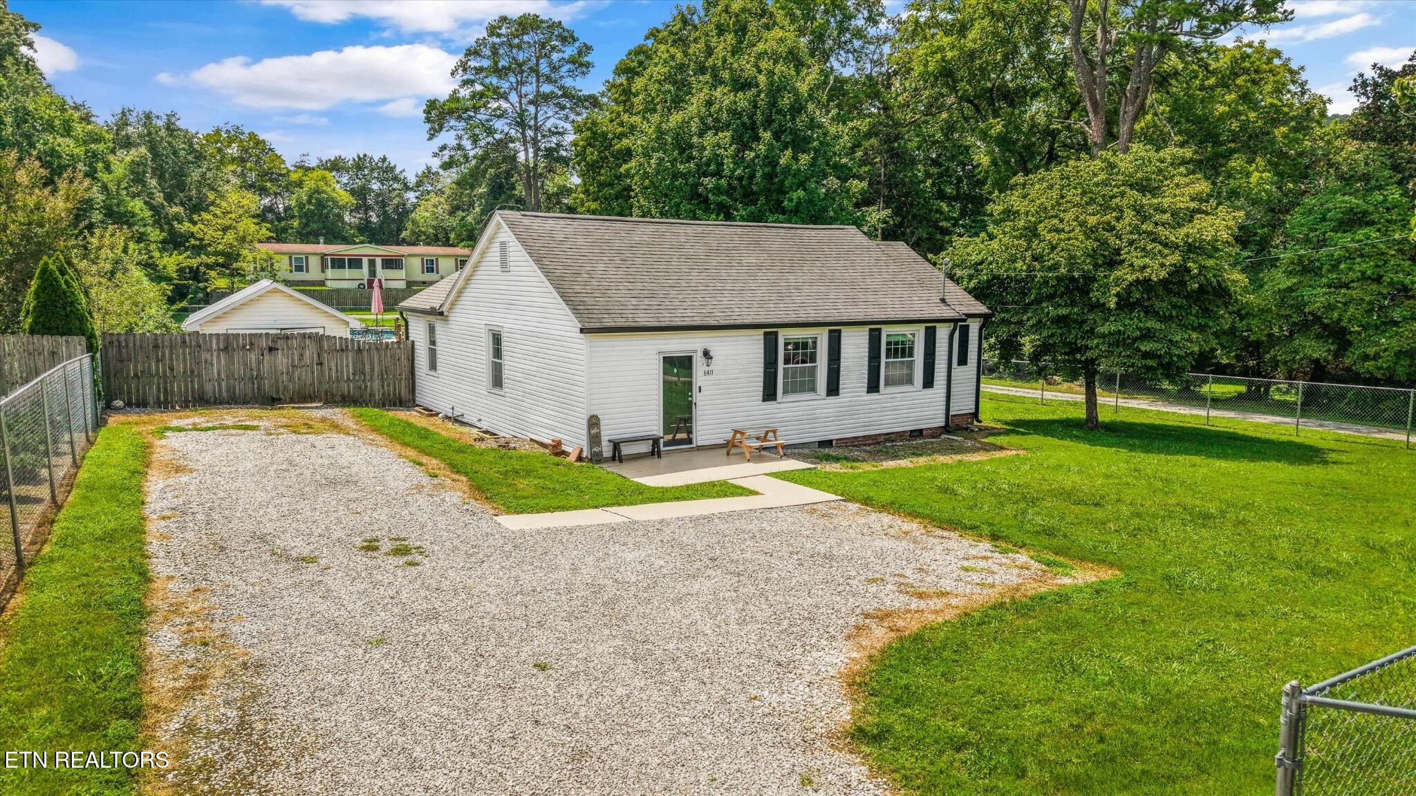 6411 Bob Varner Road Knoxville, TN 37918 - Photo 32 of 32 6411-bob-varner-rd-knoxville-tn-driveway