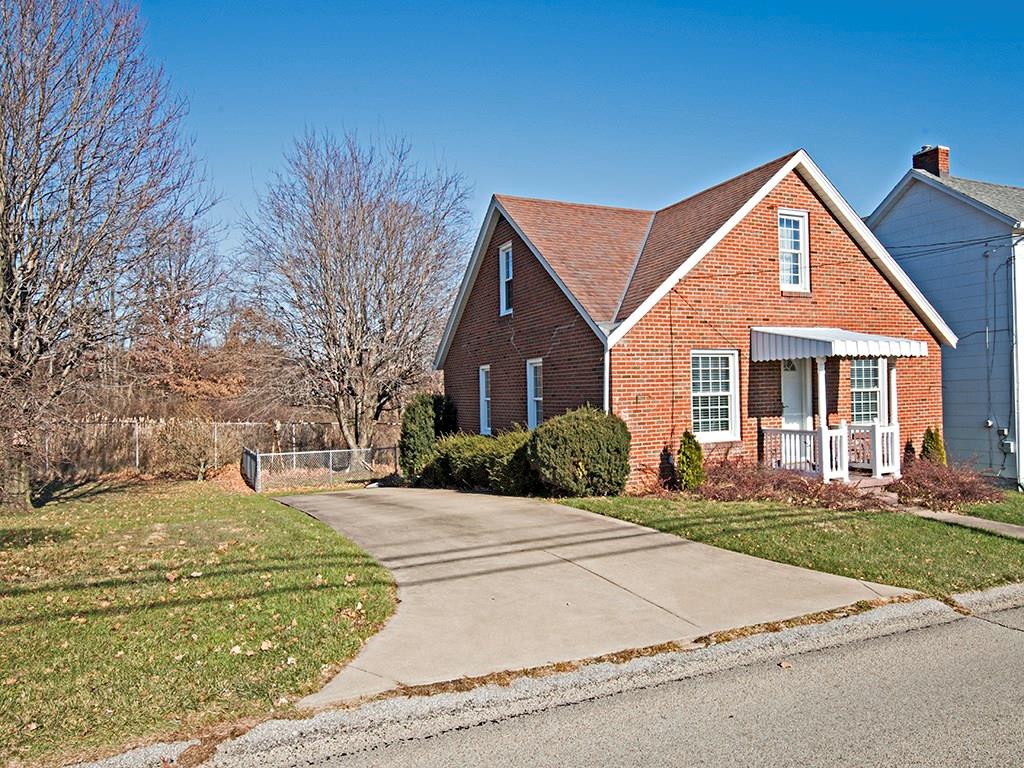 150 McGovern Road Houston, PA 15342 - Photo 2 of 24 Large amount of off street parking!