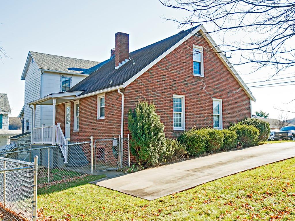 150 McGovern Road Houston, PA 15342 - Photo 4 of 24 Gallery Image 4