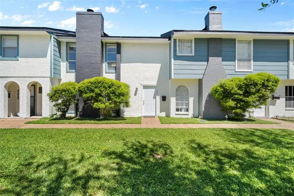 $1,750 | 328 South 2nd Street, Unit 330, Alvin, TX 77511