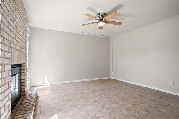 $1,750 | 328 South 2nd Street, Unit 330, Alvin, TX 77511