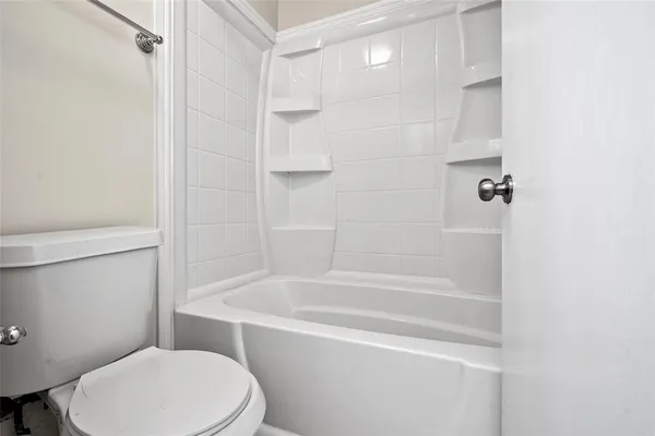 $1,750 | 328 South 2nd Street, Unit 330, Alvin, TX 77511