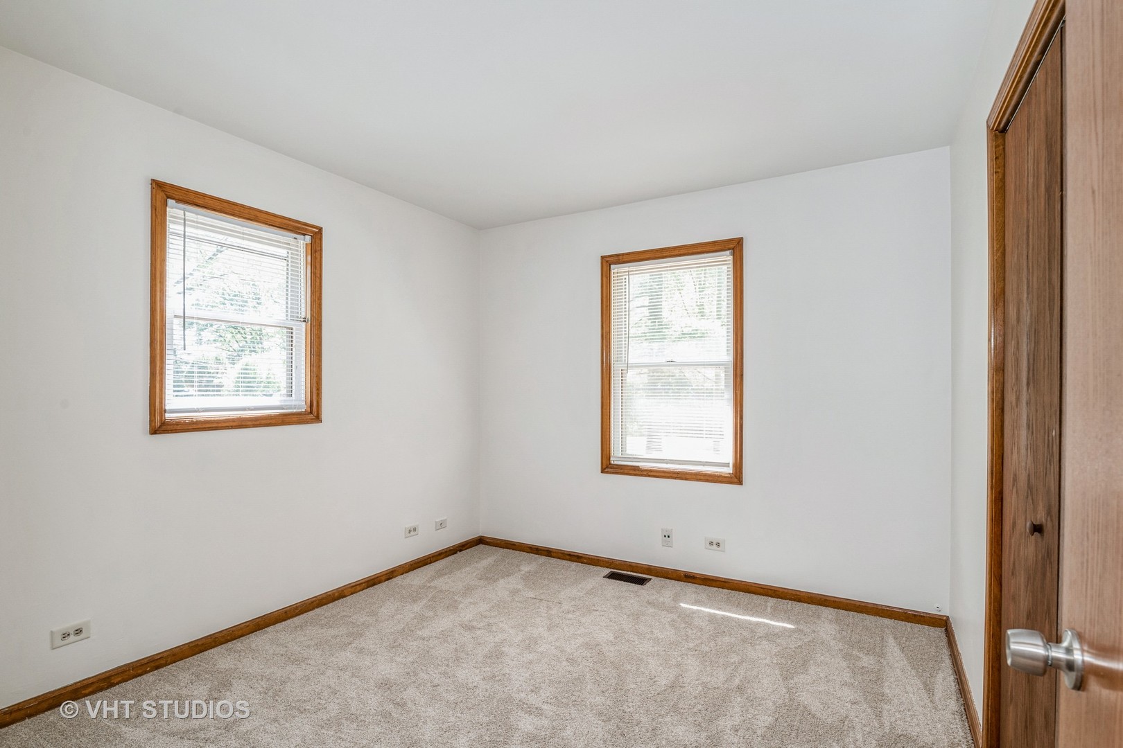 38063 North Lee Avenue Spring Grove, IL 60081 - Photo 8 of 10