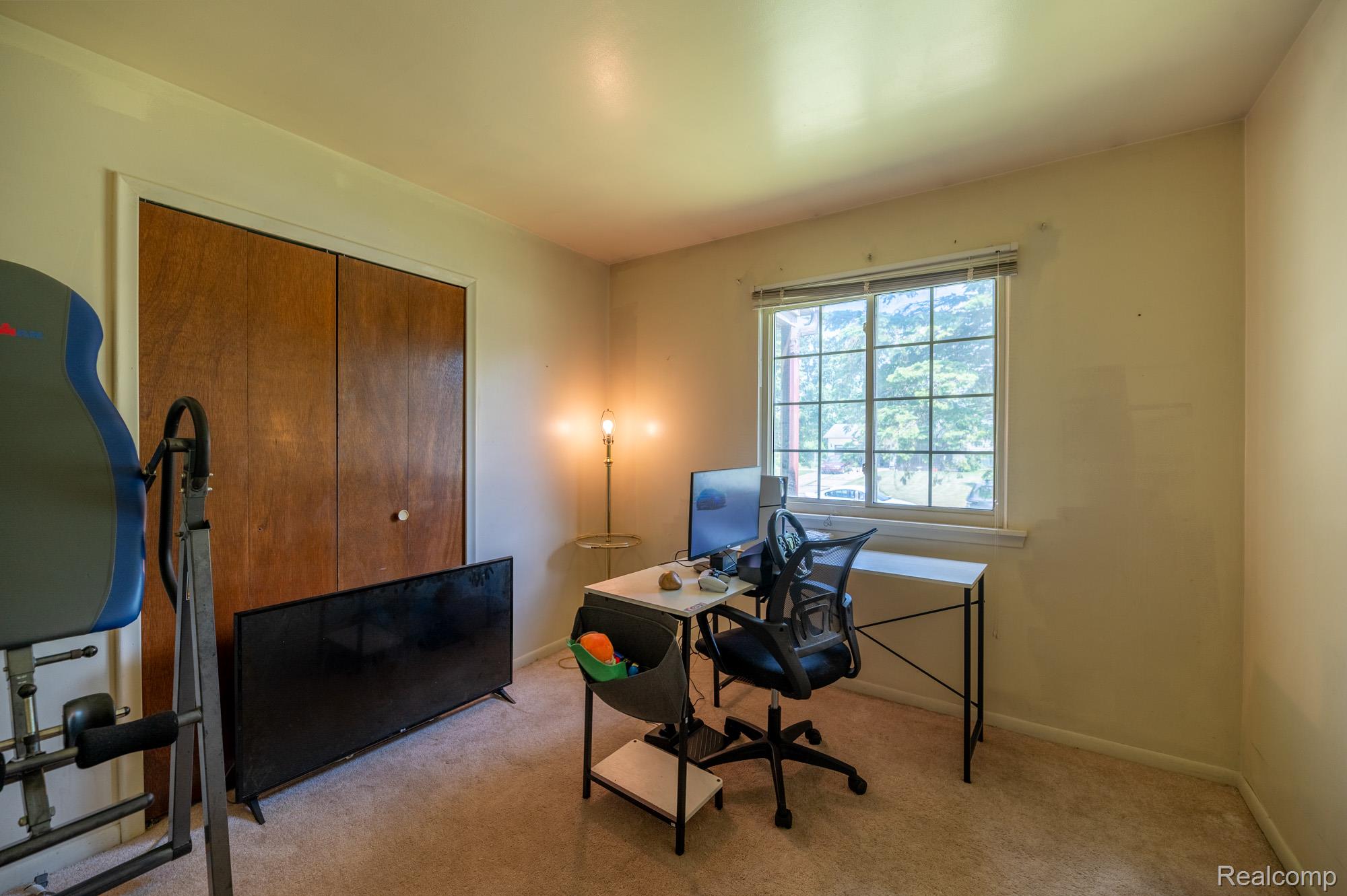 3276 Hammerberg Road Flint, MI 48507 - Photo 10 of 22 3276 HAMMERBERG Rd-18.jpg