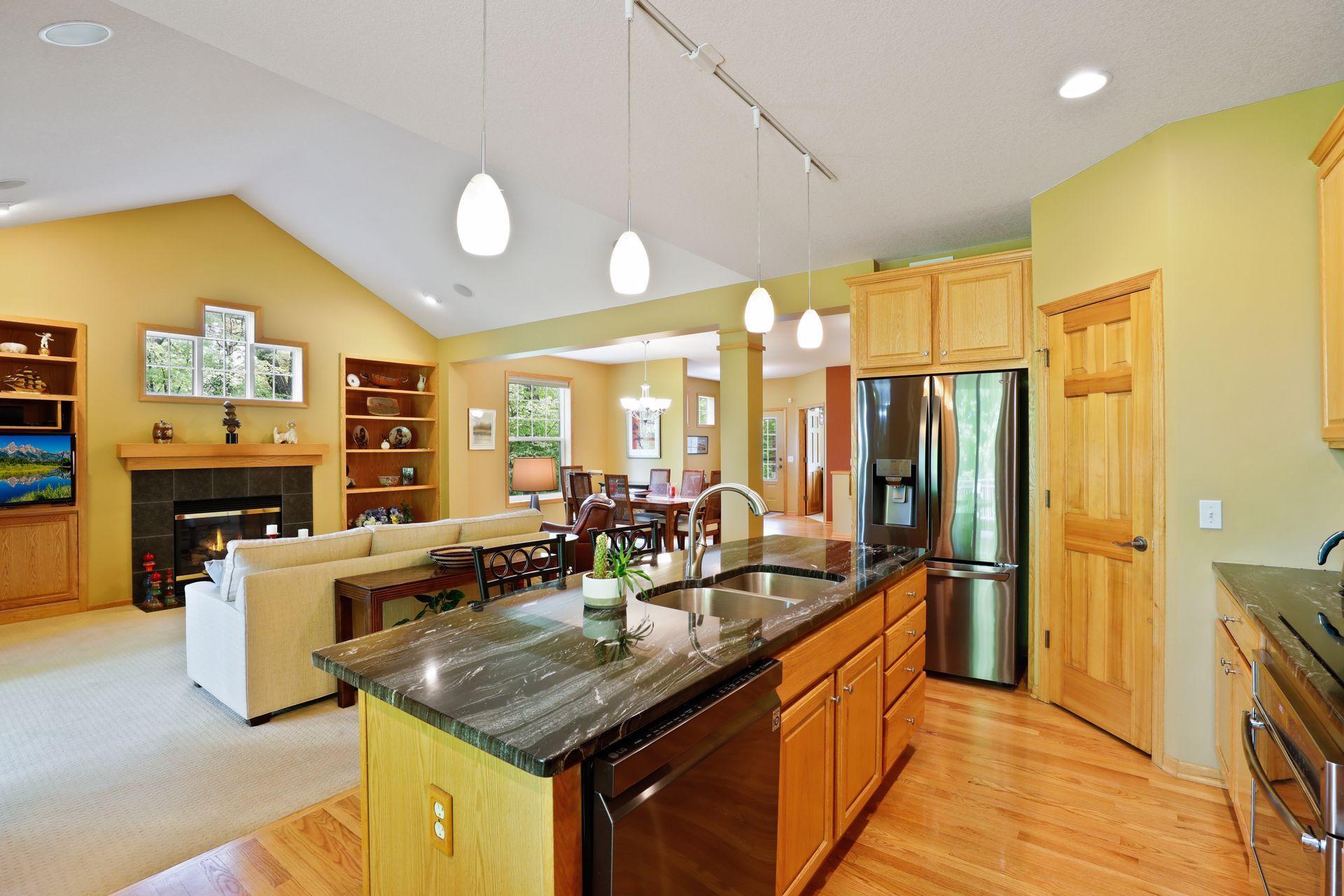 17284 Tilia Ridge Eden Prairie, MN 55347 - Photo 8 of 41 Gallery Image 8