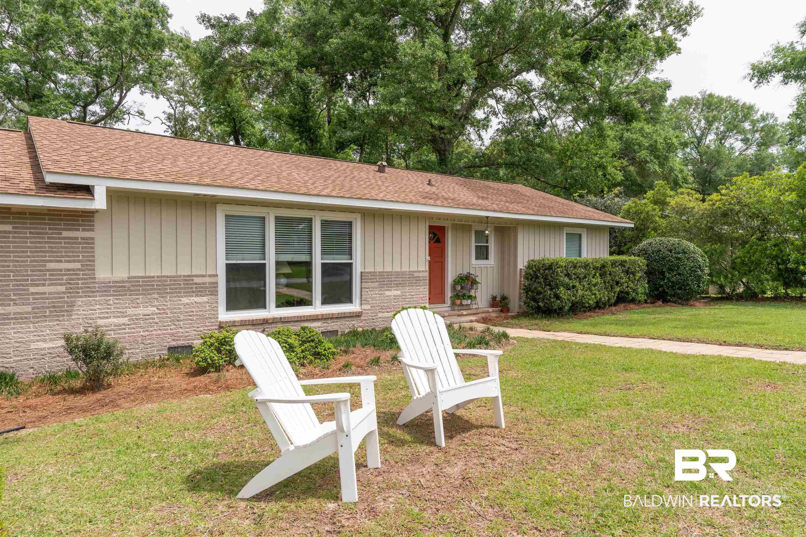 401 Yupon Avenue Fairhope, AL 36532 - Photo 2 of 23