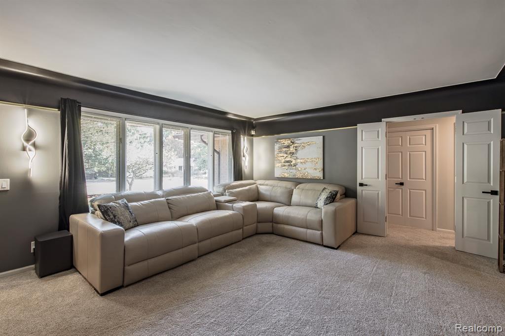 73 Nevada Avenue Rochester Hills, MI 48309 - Photo 4 of 54