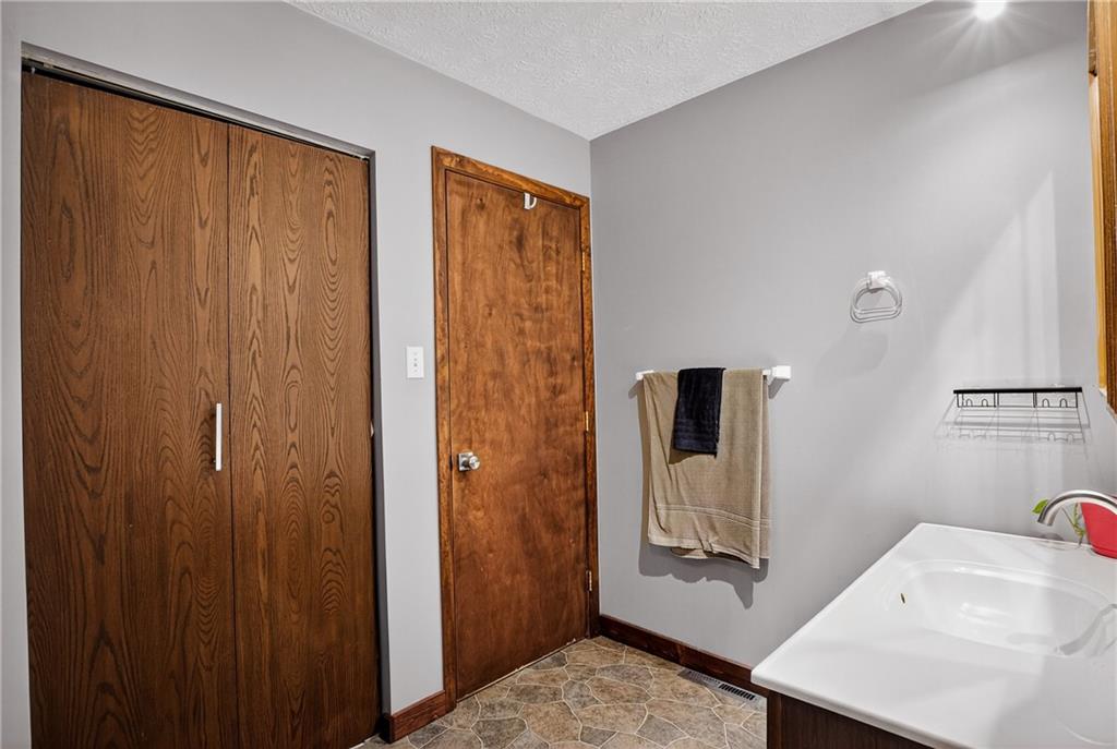 305 East Buffalo Church Road Washington, PA 15301 - Photo 17 of 49