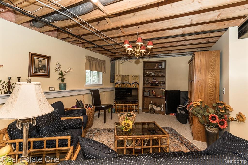 1083 Churchill Circle, Unit 77 Rochester, MI 48307 - Photo 46 of 61
