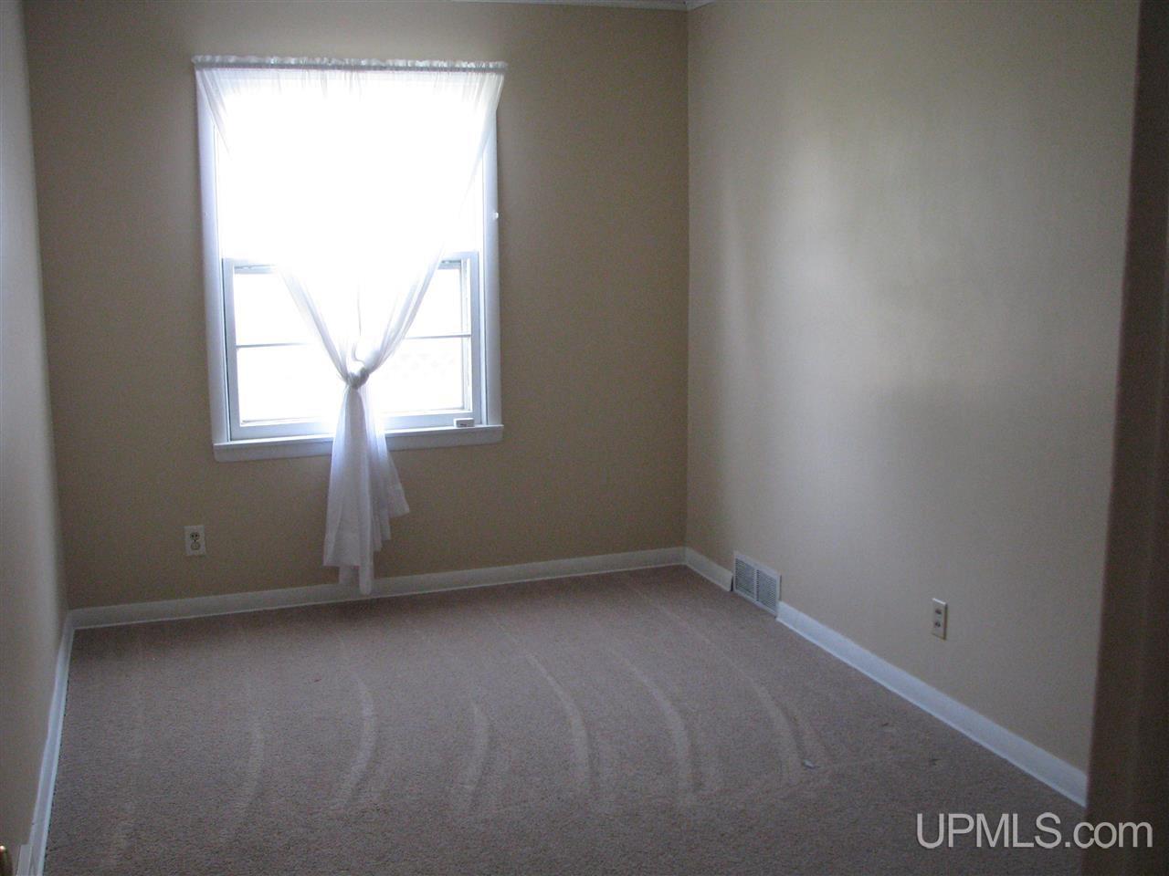 436 West Ridge Street Marquette, MI 49855 - Photo 10 of 17