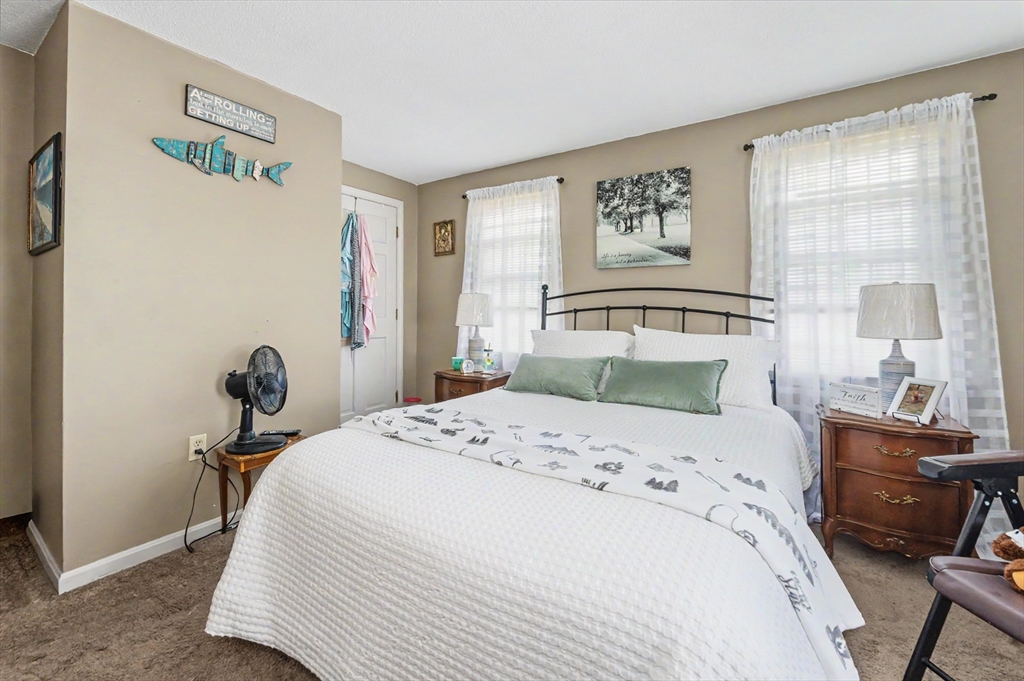 286 Pleasant Street Lowell, MA 01852 - Photo 14 of 38