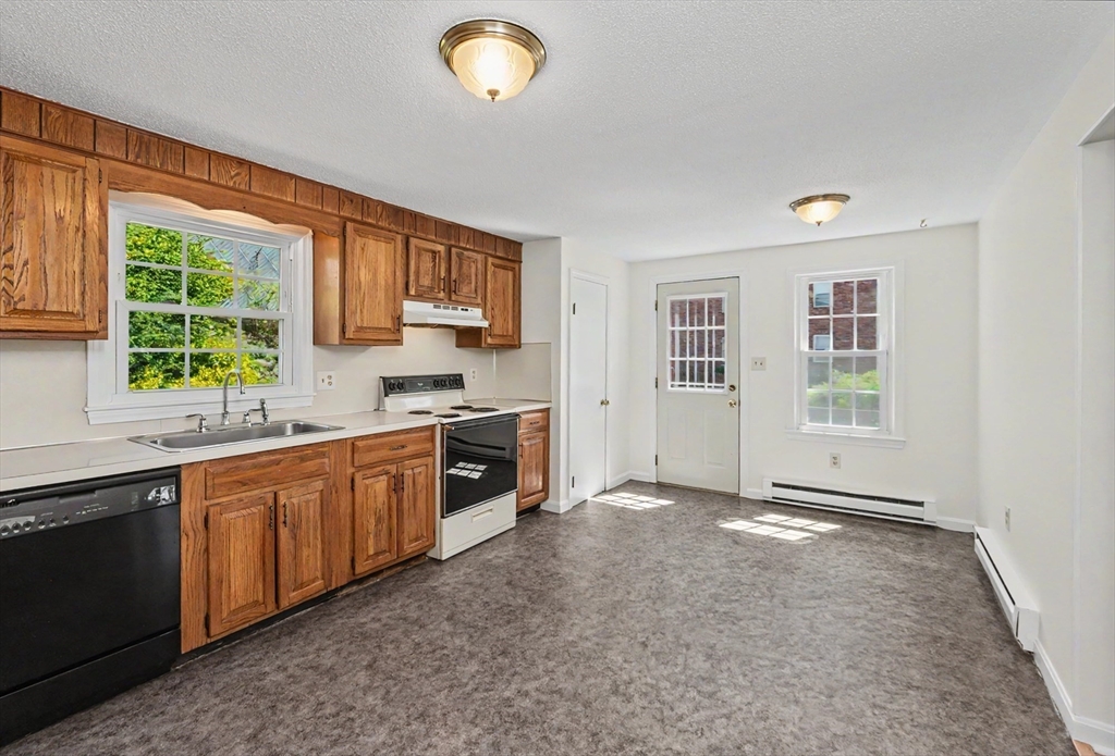 286 Pleasant Street Lowell, MA 01852 - Photo 24 of 38