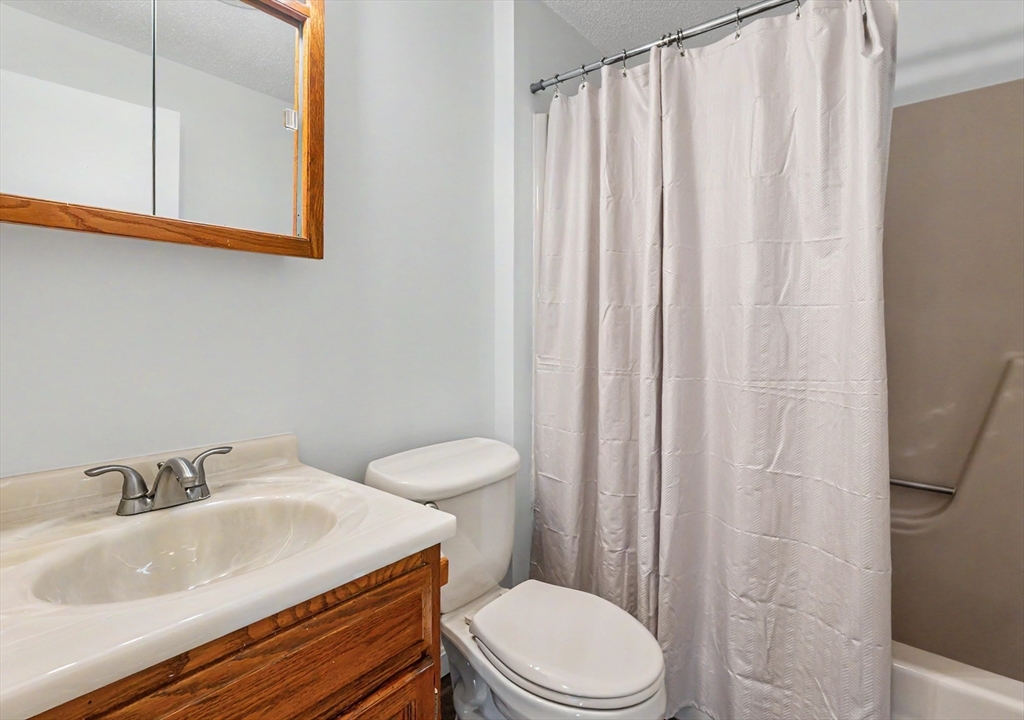 286 Pleasant Street Lowell, MA 01852 - Photo 30 of 38