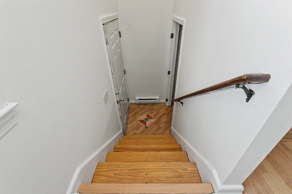 286 Pleasant Street Lowell, MA 01852 - Photo 32 of 38