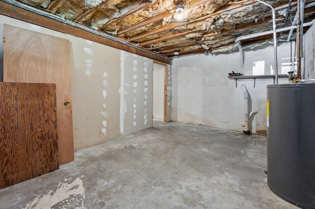286 Pleasant Street Lowell, MA 01852 - Photo 34 of 38