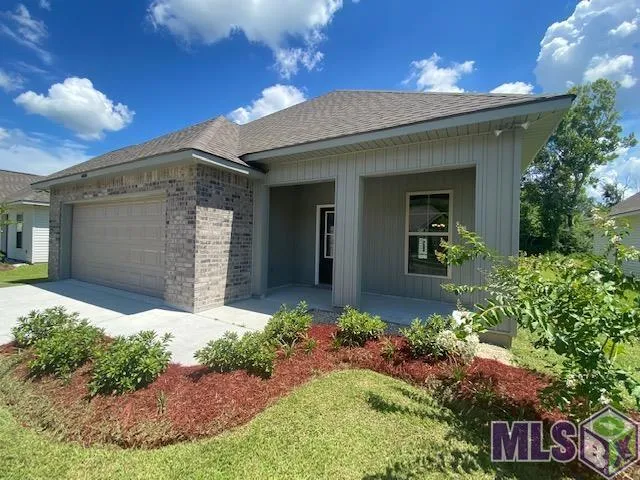 $2,200 | 40065 Trace Avenue, Gonzales, LA 70737