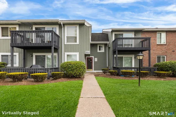 $220,000 | 557 Glendale Avenue, Unit 557, Bridgeport, CT 06606
