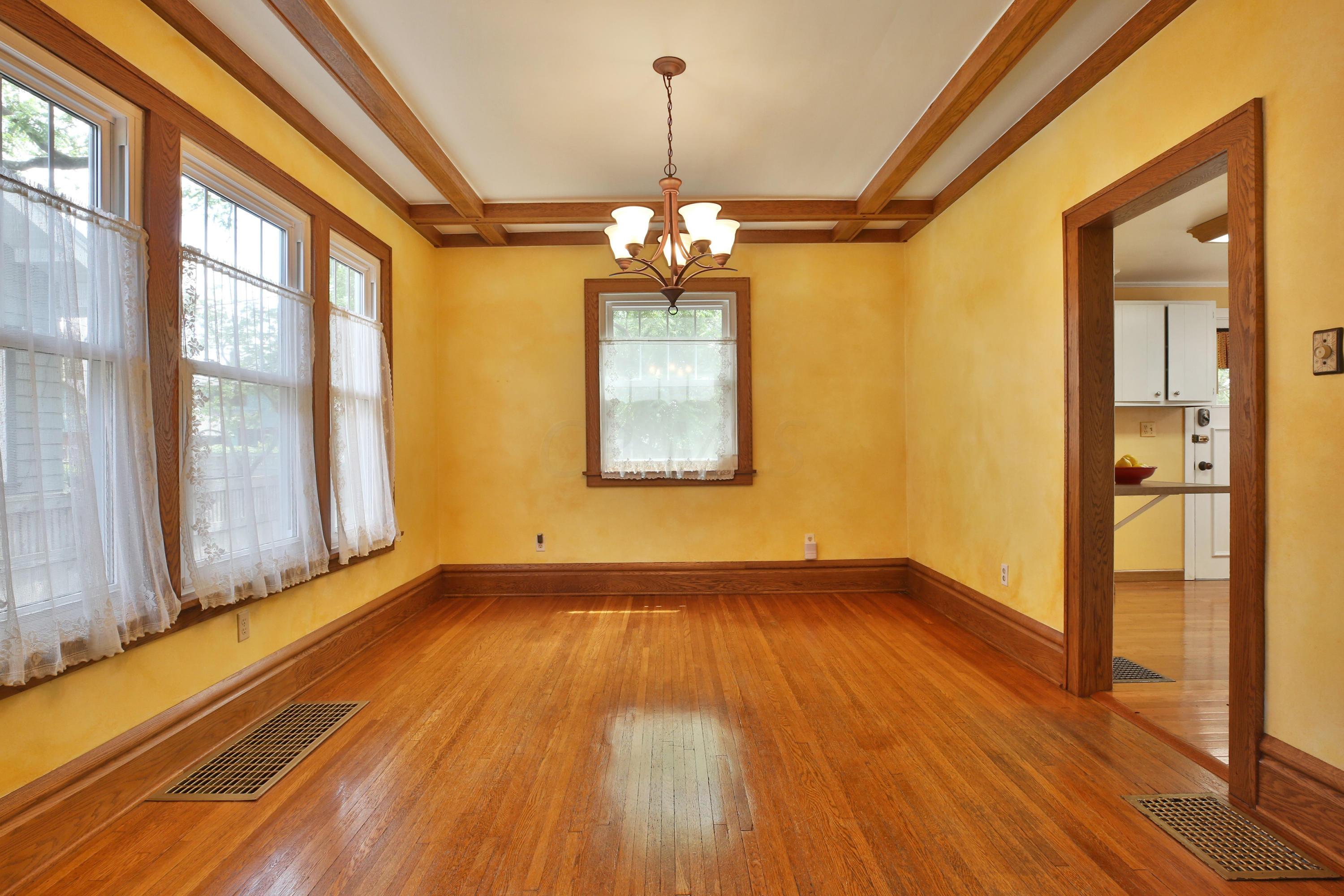 145 Crestview Road Columbus, OH 43202 - Photo 6 of 39