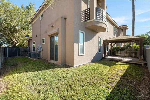 $1,400 | 1304 East Pineridge Avenue, Unit B, McAllen, TX 78503