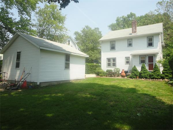 18 Gillette Avenue Springfield, MA 01118 - Photo 4 of 14