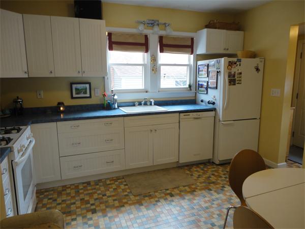 18 Gillette Avenue Springfield, MA 01118 - Photo 8 of 14