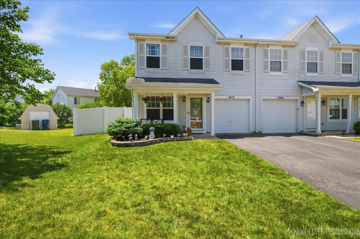 2810 Ledgestone Court Naperville, IL 60564 - Photo 2 of 36
