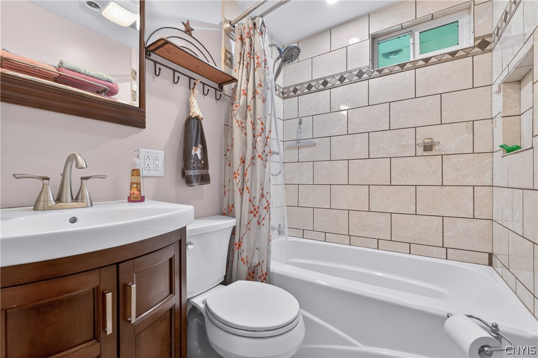 404 Oakwood Street Rome, NY 13440 - Photo 11 of 48