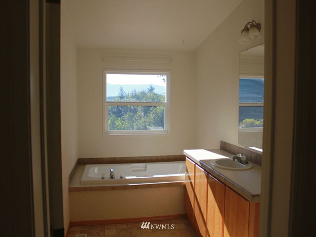 890 No Name Road Port Ludlow, WA 98365 - Photo 9 of 15