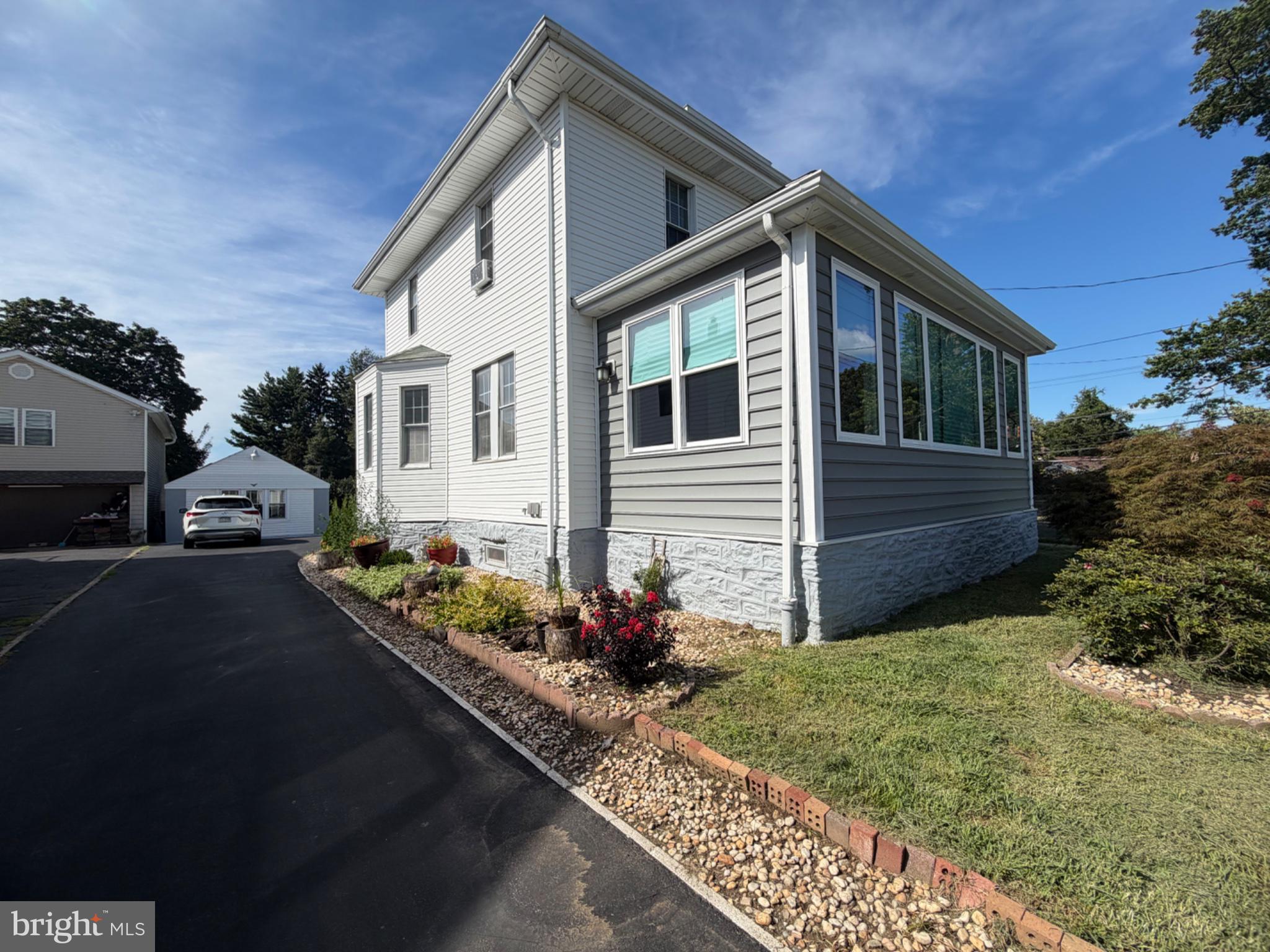9432 Krewstown Road Philadelphia, PA 19115 - Photo 3 of 25 Gallery Image 3