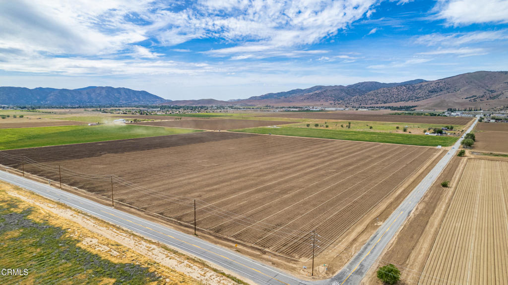 0 Highline Tehachapi, CA 93561 - Photo 3 of 14 a view of swimming pool with a lake view