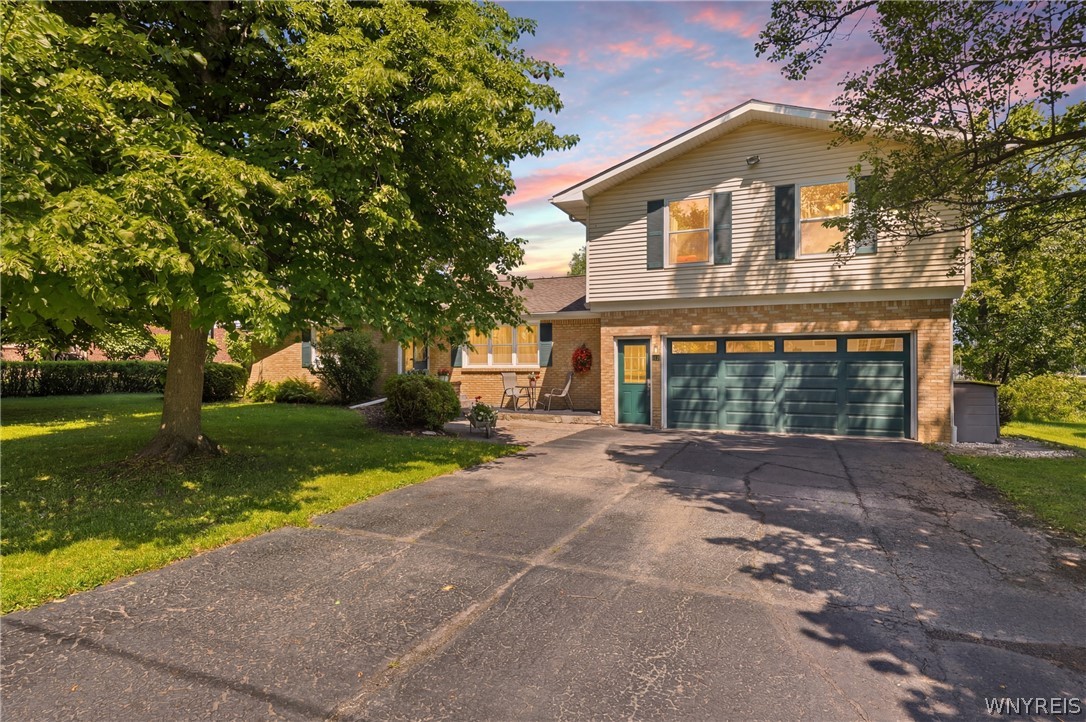 12 Beverly Drive Evans, NY 14006 - Photo 2 of 41