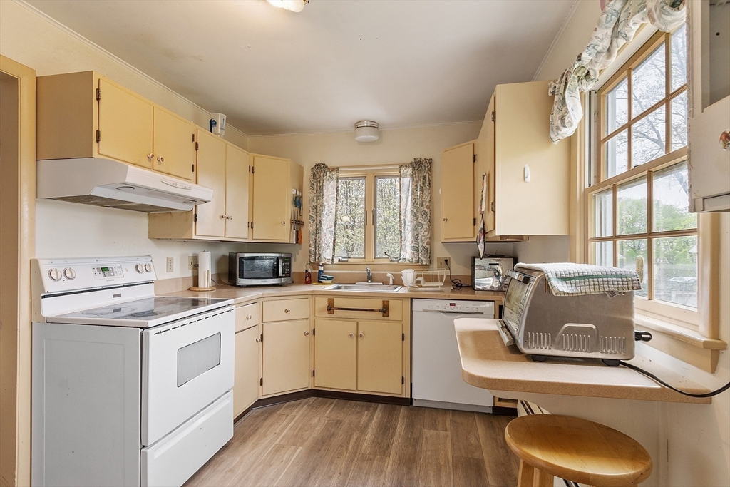 5 Smith Road Rockport, MA 01966 - Photo 8 of 24 Gallery Image 8