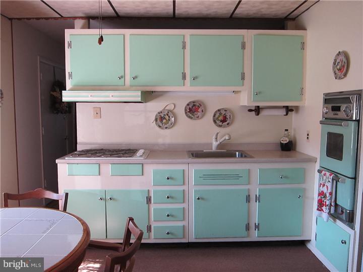 2834 Neptune Road Philadelphia, PA 19154 - Photo 2 of 25 Kitchen