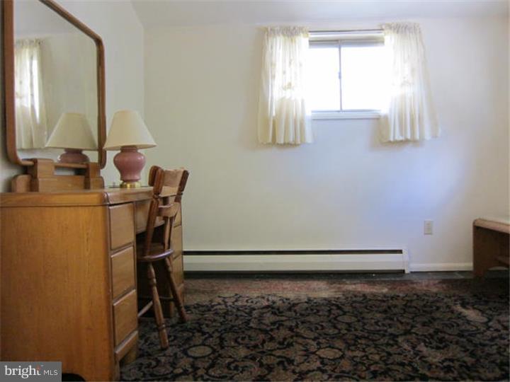2834 Neptune Road Philadelphia, PA 19154 - Photo 14 of 25 Bedroom 2