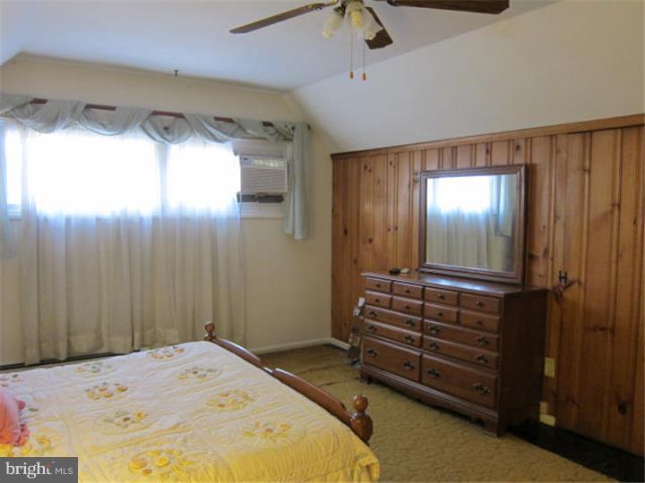 2834 Neptune Road Philadelphia, PA 19154 - Photo 16 of 25 Bedroom 3