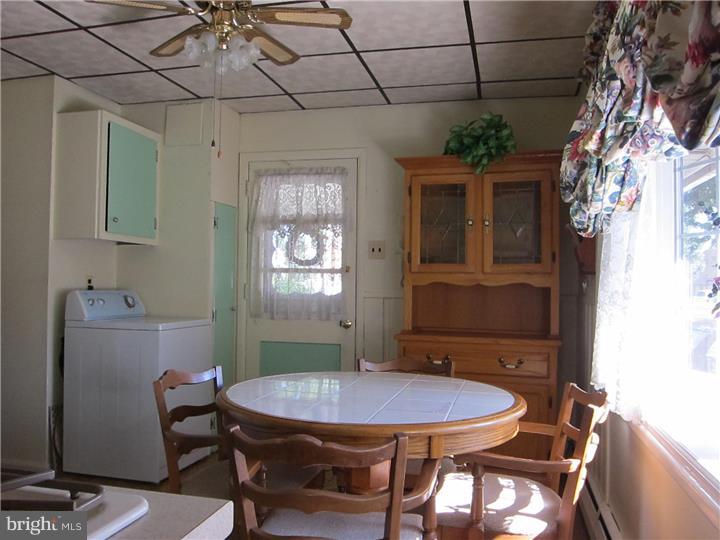 2834 Neptune Road Philadelphia, PA 19154 - Photo 3 of 25 Kitchen