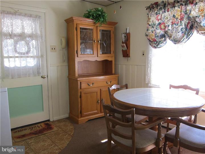 2834 Neptune Road Philadelphia, PA 19154 - Photo 4 of 25 Kitchen