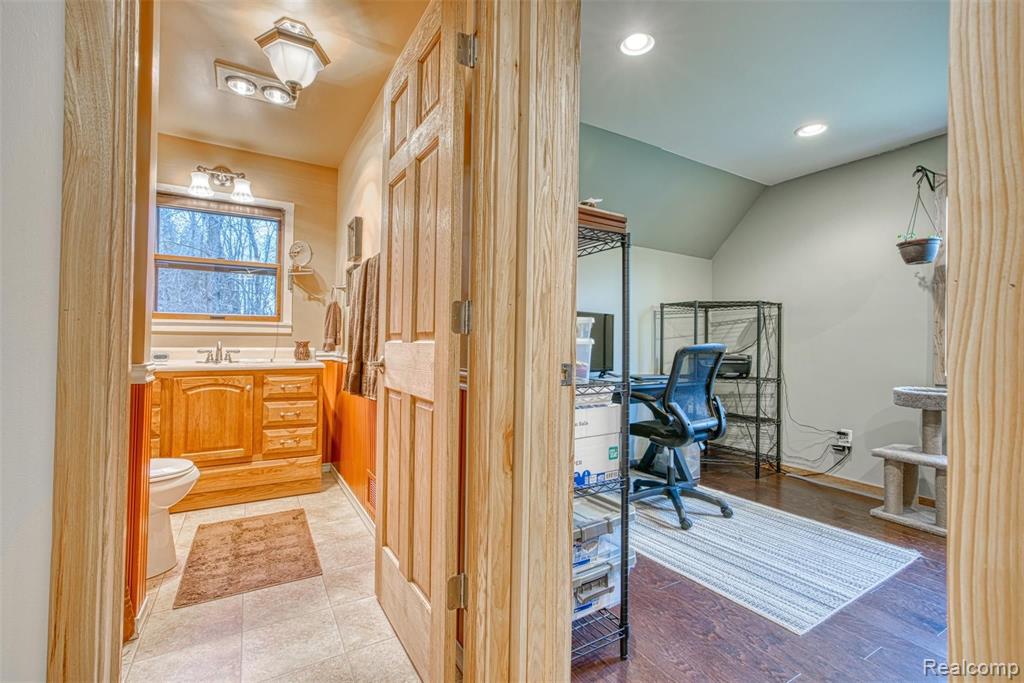 7341 Hogan Road Fenton, MI 48430 - Photo 31 of 47