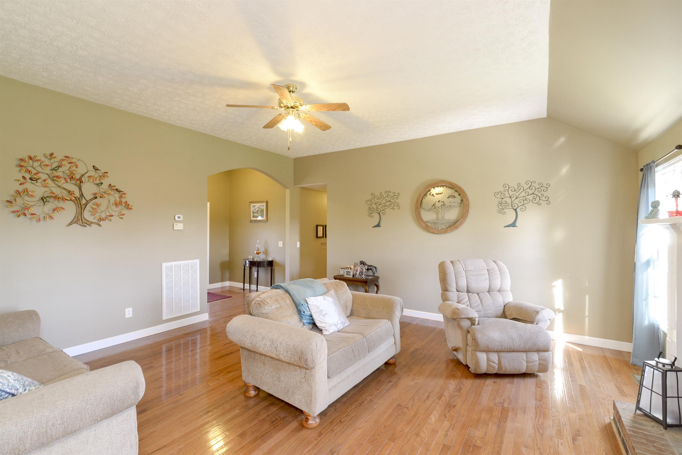 132 Walton Road Hampshire, TN 38461 - Photo 4 of 23 Gallery Image 4