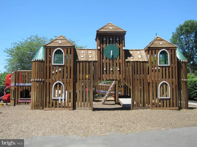 $1,800 | 309 Florence Avenue, Unit 627N, Jenkintown, PA 19046